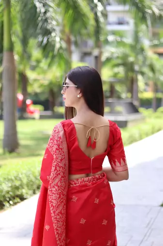 Women's Red Handloom  Silk Blend Weaving Pallu Traditional Saree with Blouse