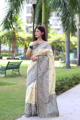 Women's Cream Handloom  Silk Blend Weaving Pallu Traditional Saree with Blouse