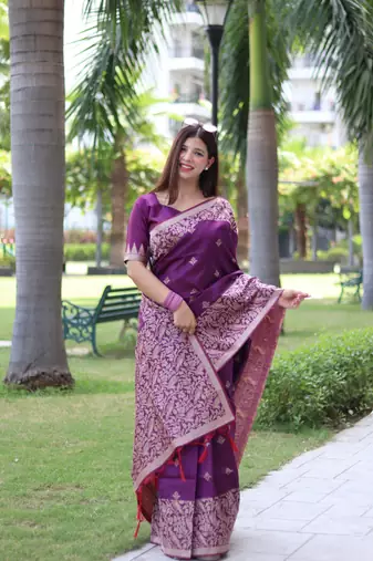 Women's Purple Handloom  Silk Blend Weaving Pallu Traditional Saree with Blouse