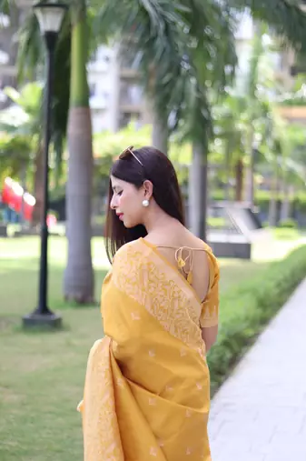 Women's Yellow Handloom  Silk Blend Weaving Pallu Traditional Saree with Blouse