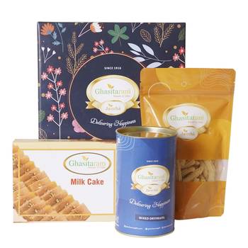Ghasitaram hamper box small with milk cake 1