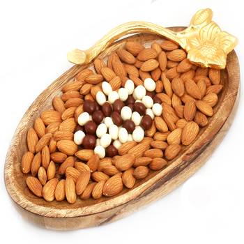 Diwali hampers-  wooden almond and nutties platter 1