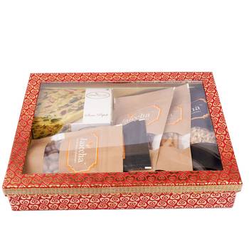 Hamper box 6 goodies with soan papdi 1