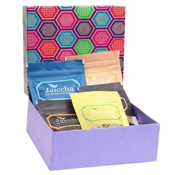 Gourmet hamper box of nuts and namkeen 1