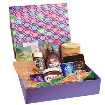 Gourmet big  hamper box of  18 goodies with kaju katlis 1