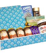 Blue hamper tray of 13 goodies with dryfruits