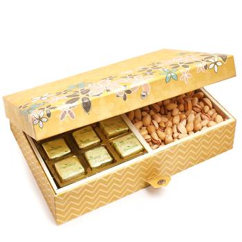 Gold 4 print 12 pcs chocolates ,almonds and pistachios hamper box 1