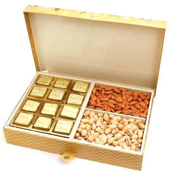 Gold 4 print 12 pcs chocolates ,almonds and pistachios hamper box 2