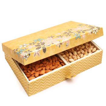 Gold 4 print hamper box with almonds, pistachios, namkeen and english brittles chocolates 600 gms 1
