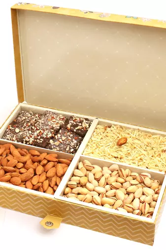Gold 4 print hamper box with almonds, pistachios, namkeen and english brittles chocolates 1000 gms