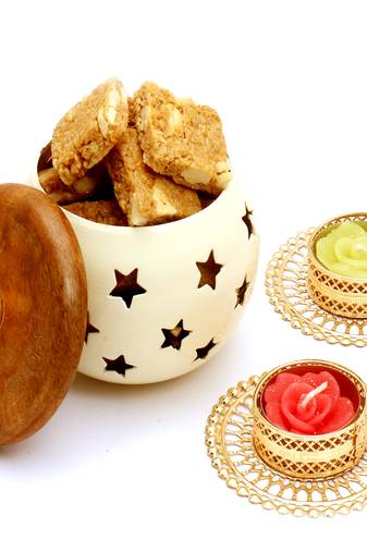 Healthy hampers - white wooden granula bites jar with 2 t-lites