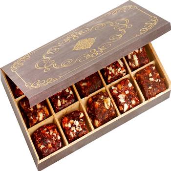 Healthy hampers- wooden 15 pcs sugarfree dates and figs bites  box 1