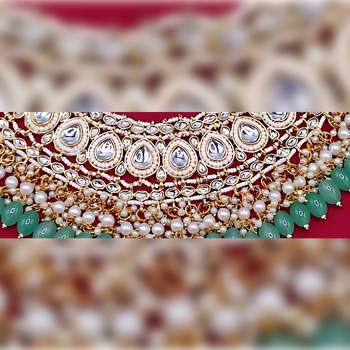 Indian gold plated kundan pearl choker bridal necklace jewellery set with earrings and mangtika. 2