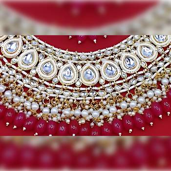 Indian gold plated kundan pearl choker bridal necklace jewellery set with earrings and mangtika. 2