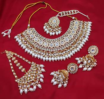 Indian gold plated kundan pearl choker bridal necklace jewellery set with earrings and mangtika. 1