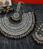 Indian gold plated kundan pearl choker bridal necklace jewellery set with earrings and mangtika.