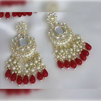 Indian gold plated kundan pearl choker bridal necklace jewellery set with earrings and mangtika. 2
