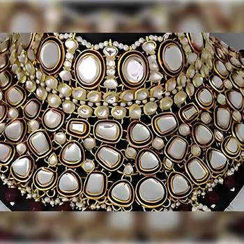 Indian gold plated kundan pearl choker bridal necklace jewellery set with earrings and mangtika. 2