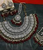 Indian gold plated kundan pearl choker bridal necklace jewellery set with earrings and mangtika.