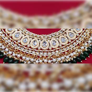 Indian gold plated kundan pearl choker bridal necklace jewellery set with earrings and mangtika. 2