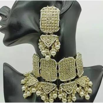 Indian bollywood gold plated kundan studded and beaded jewellery set 1