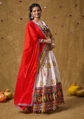 Red Cotton Embroidered Garba Special Dupatta 4