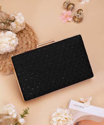 Noir black clutch 1