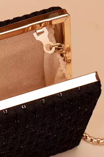 Noir black clutch