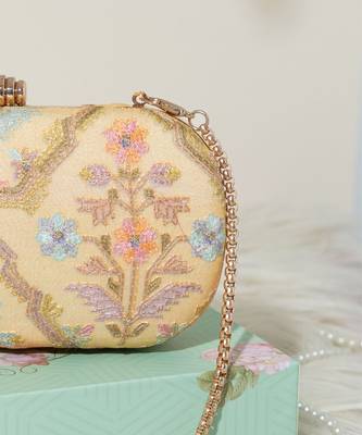 Avira capsule clutch- yellow 4