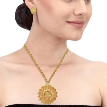 Gold plated lotus lakshmi pendant with matching earrings 4