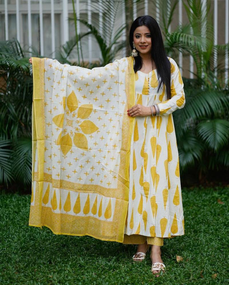 Cotton Printed Kurti With Pant And dupatta