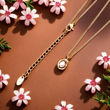 Gold toned anti-tarnish daily useable western look chain pearl nest medium pendant 5