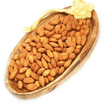 Diwali dryfruits  hampers-  wooden almond platter 1