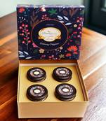 Ghasitaram hamper box with assorted namkeen jars