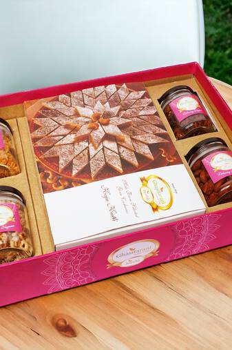 Ghasitaram big hamper tray  of kaju katlis, peri almonds, chiwda, wheat puffs and paan