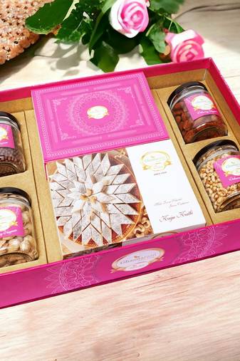 Ghasitaram big hamper tray of kaju katlis, milk cake, peri almonds, pistachio, wheat puffs and choco rice crispies