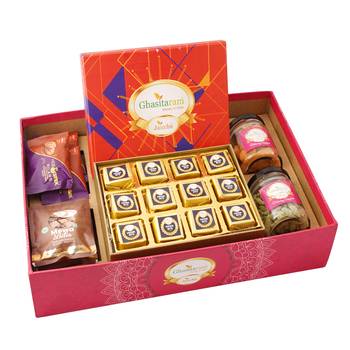 Big hamper tray with mewa bites, crunchy cashew, flavour raisins, mewa bites and cookies 1