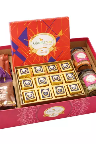 Big hamper tray with mewa bites, crunchy cashew, flavour raisins, mewa bites and cookies