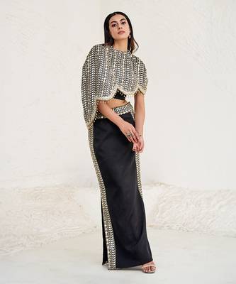 Black georgette cape skirt with inner 1