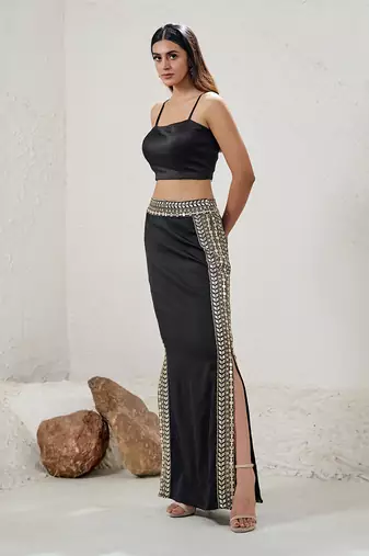 Black georgette cape skirt with inner