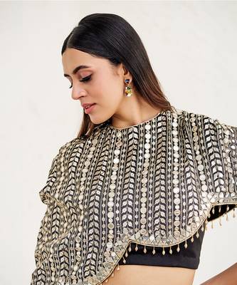 Black georgette cape skirt with inner 4