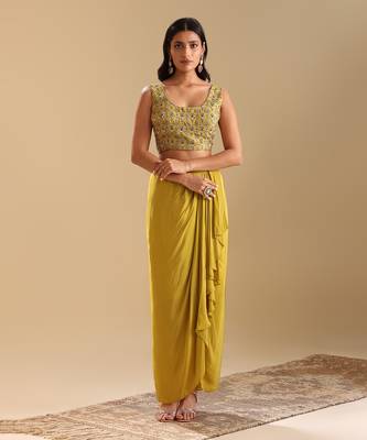 Eraya emblished drape skirt set with cape 4