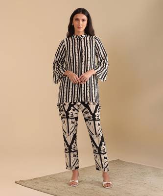 Black and white cotton linen naqsh embellished co-ord set 2