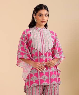 Pink   cotton linen  naqsh embellished short kaftan set 4