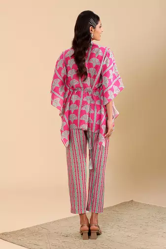 Pink   cotton linen  naqsh embellished short kaftan set