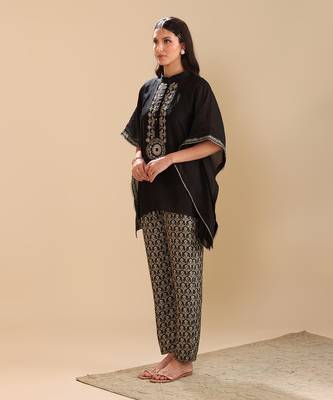 Black chanderi eraya embellished kaftan set 2