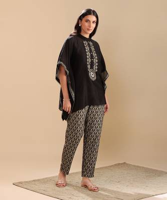 Black chanderi eraya embellished kaftan set 3