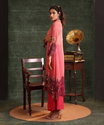Pink  organza kaira embellished shirt kurta set 3