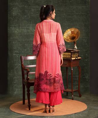 Pink  organza kaira embellished shirt kurta set 4