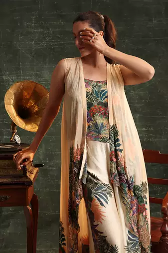 Beige  chanderi  kaira embellished co-ord set with a cape